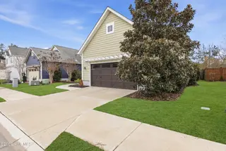 346 Hanover Lakes Drive, Wilmington, NC 28401 – photo 3: 53_501a5882_grass_1d4dbb51-2ac8-431e-ab6