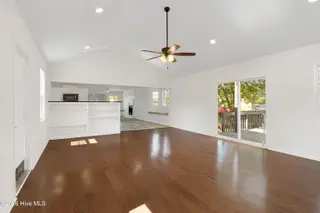 113 Casey Lane, Newport, NC 28570 – photo 11: Great room