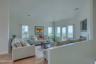 601 New River Inlet Road, North Topsail Beach, NC 28460 – photo 19: 601 New River Inlet Road - Interior - Ed