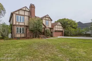 105 Laurel Court, Pine Knoll Shores, NC 28512 – photo 3: 3-web-or-mls-chadwick-visuals-105-laurel