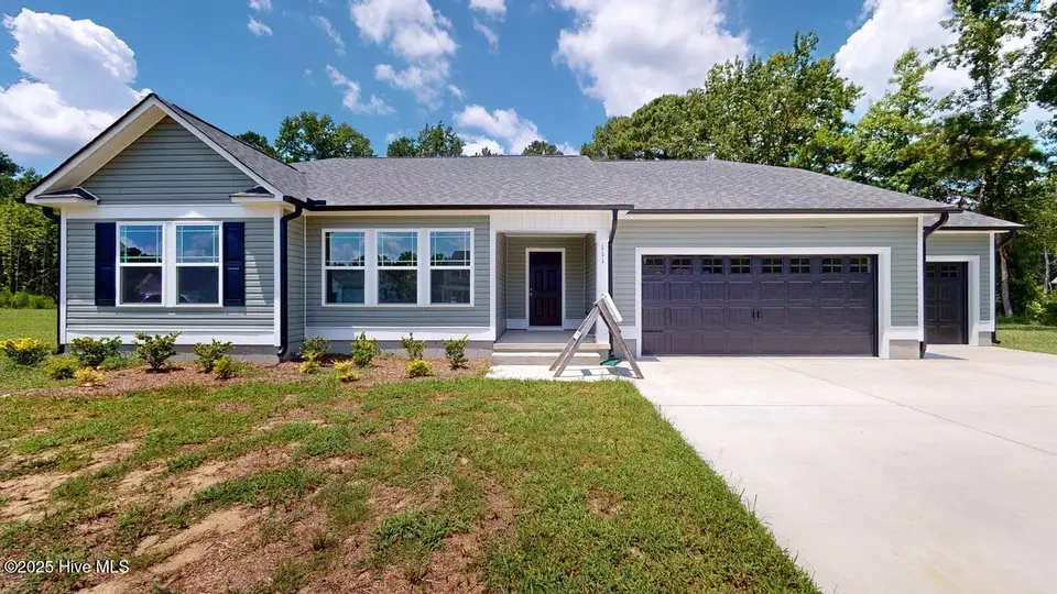 111 Windemere Lane, Goldsboro, NC 27530 – photo 1 of 26: Main