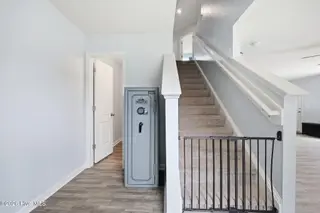 881 Ashbury Lane, Ayden, NC 28513 — 4-bedroom home in Ashbury, Ayden, NC, photo 8 of 43: Stairway