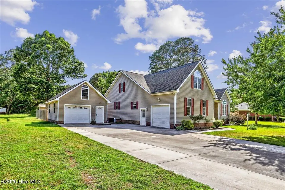 105 W Raintree Lane, Goldsboro, NC 27534 – photo 1 of 48: 01-105 W Raintree Ln-1