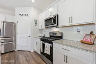 2000 Minnette Circle, New Bern, NC 28562 – photo 8: 23-web-or-mls-DSC_0183-Edited