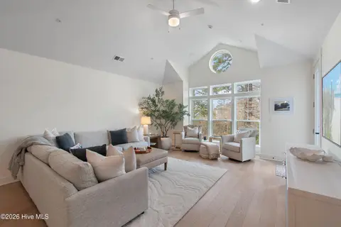 2537 St James Drive SE Apt 1108, Southport