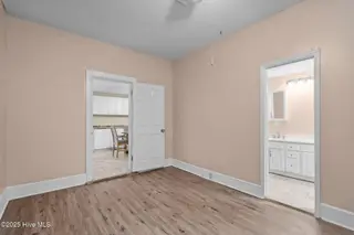 1204 Castle Street, Wilmington, NC 28401 – photo 20: 52-web-or-mls-Photo Apr 03 2025, 12 31 5