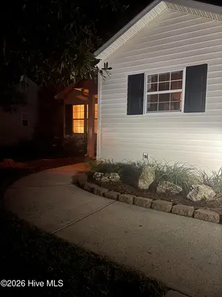 637 Lanvale Hills Circle, Leland, NC 28451 — 3-bedroom home in Lanvale Trace, Leland, NC, photo 6 of 15: Night Shines Bright