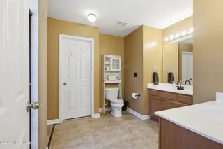 2820 Walter Drive, New Bern, NC 28562 – photo 11: Primary Bath