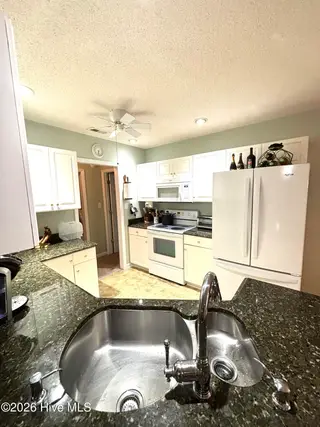 302 Appaloosa Court, Swansboro, NC 28584 – photo 12: IMG_0605
