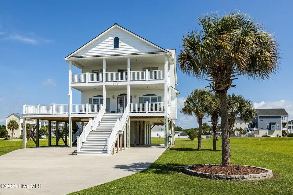 240 Live Oak Road, Newport, NC 28570 – photo 1 of 58: 5-web-or-mls-1S3A8641