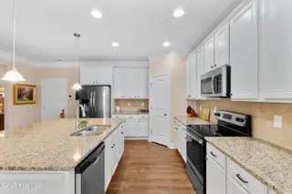 418 Goldenleaf Circle, Whispering Pines, NC 28327 – photo 16: kitchen