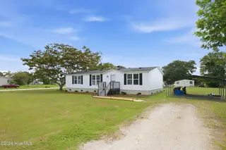 101 S Cherie Court, New Bern, NC 28562 – photo 5: 3-web-or-mls-DSC_3159_edit