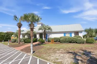 9936 Louise Howard Court East, Emerald Isle, NC 28594 — 3-bedroom townhome in Spinnakers Reach, Emerald Isle, NC, photo 22 of 32: Spinnakers Reach Community Pool