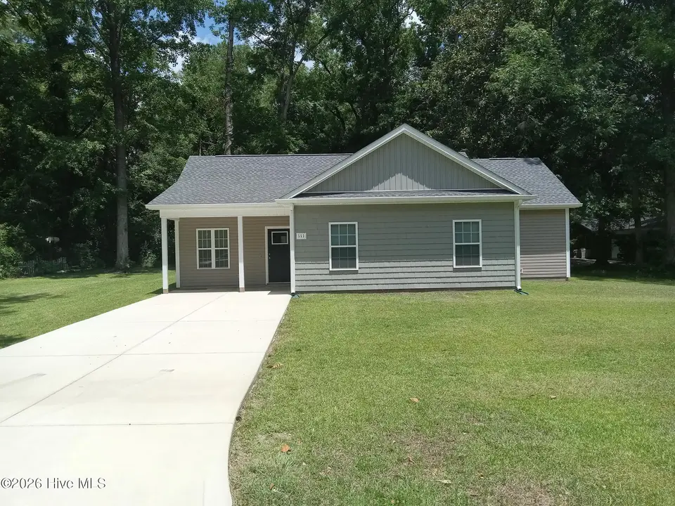 111 E Oliver Street, Whiteville, NC 28472 – photo 1 of 24: 1000015225