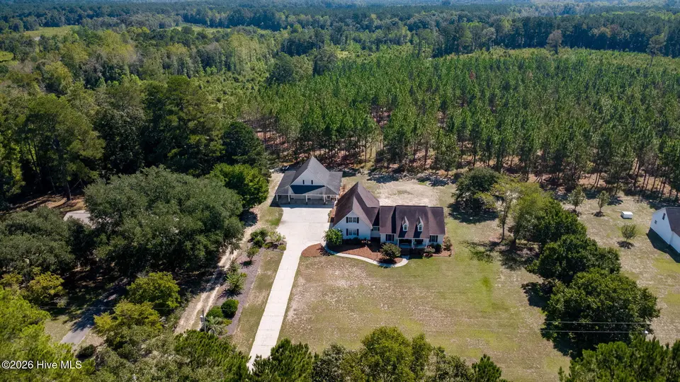 727 Mount Olive Road, Bladenboro, NC 28320 – photo 1 of 74: Home With