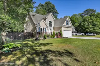 917 Mandarin Trail, Jacksonville, NC 28540 — 3-bedroom home in South Creek, Jacksonville, NC, photo 3 of 51