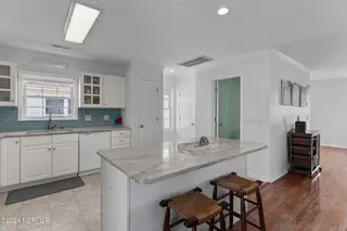 122 Quinton Street, Holden Beach, NC 28462 — 3-bedroom home in Holden Beach, Holden Beach, NC, photo 16 of 54: 27-web-or-mls-BTS09124