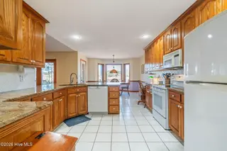 1461 S Shore Drive, Southport, NC 28461 – photo 21: Kitchen