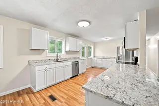 5004 Trent Woods Drive, Trent Woods, NC 28562 – photo 15: 34-web-or-mls-DSC_8672_edit