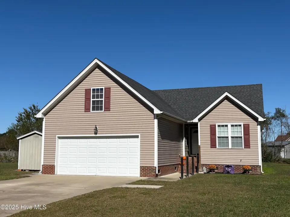 103 W Heron Court, Elizabeth Cty, NC 27909 – photo 1 of 48: 103 W Heron front