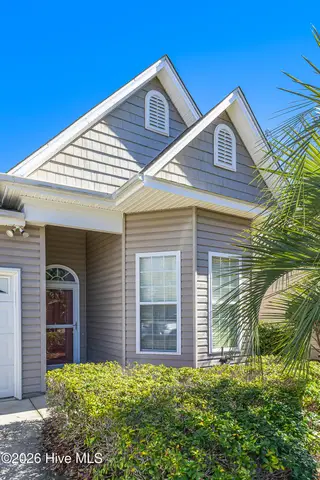 5118 Elton Drive SE, Southport, NC 28461 — 3-bedroom townhome in South Harbour Village, Southport, NC, photo 4 of 62: 5118 Elton-4