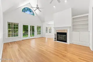 110 Sutton Drive, Cape Carteret, NC 28584 – photo 5: Living Room