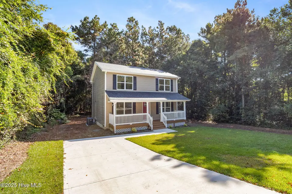931 W Connecticut Avenue, Southern Pines, NC 28387 – photo 1 of 30: Front of house