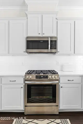 2212 Lakeside Circle, Wilmington, NC 28401 – photo 16: 015_2212_lakeside_circle-13_281