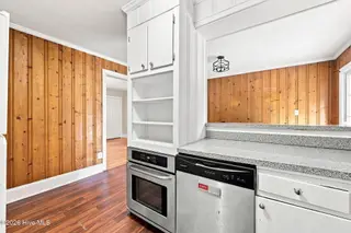 102 N Meade Street, Greenville, NC 27858 – photo 14: 13-web-or-mls-IMG_1143