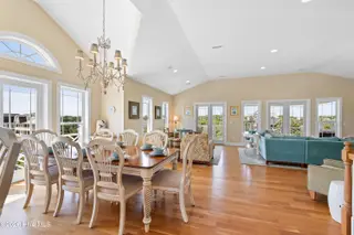 1046 Tide Ridge Drive, Holden Beach, NC 28462 — 5-bedroom home in Pointe West, Holden Beach, NC, photo 14 of 72: 1046 Tide Ridge Drive