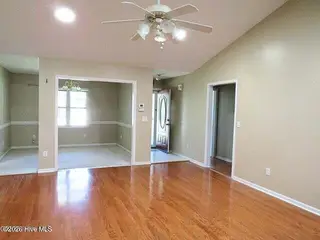 4111 Yarmouth Road, New Bern, NC 28562 – photo 10: BRIGHT LIVING SPACE