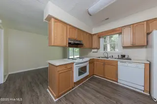512 Walnut Drive, Jacksonville, NC 28540 – photo 17: 15KITCHEN