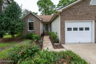 1309 Pelican Drive, New Bern, NC 28560 — 3-bedroom home in Fairfield Harbour, New Bern, NC, photo 8 of 51: 1309 Pelican Drive, New Bern, NC