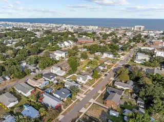 412 Raleigh Avenue, Carolina Beach, NC 28428 — 2-bedroom home, Carolina Beach, NC, photo 20 of 20: 67-web-or-mls-IMG_1683
