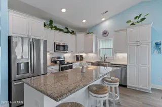 115 Deal Drive, Holden Beach, NC 28462 — 5-bedroom home in Deal, Holden Beach, NC, photo 14 of 70: 115DealDr - 52