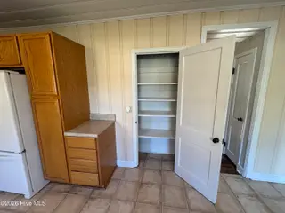 303 Dallas Avenue, Lake Waccamaw, NC 28450 — 3-bedroom home, Lake Waccamaw, NC, photo 11 of 40: Kitchen