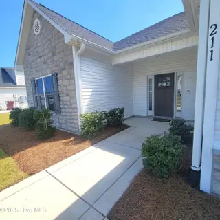 211 W Broughton Lane, Rocky Point, NC 28457 – photo 10: 20250904_143646
