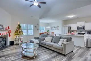 309 James Hedrick Court, Jacksonville, NC 28540 – photo 4: 309 Hedrick - Interior - Edited_8
