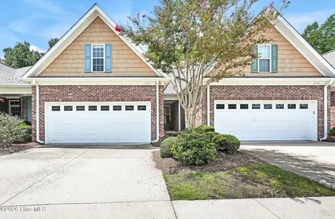1175 Greensview Cir, Leland