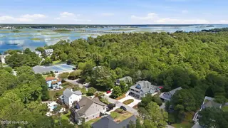 320 Cape Lookout Loop, Emerald Isle, NC 28594 – photo 6: 6-web-or-mls-DJI_20260831121041_0752_D