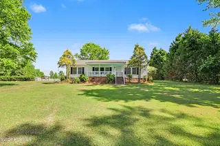 114 Royal Oak Drive, Hampstead, NC 28443 — 3-bedroom manufactured home in Cross Creek, Hampstead, NC, photo 2 of 51