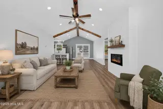 137 NE 31st Street, Oak Island, NC 28465 – photo 4