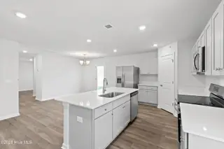 505 Sandy Hollow Drive, Jacksonville, NC 28540 – photo 7: Photo of similar home