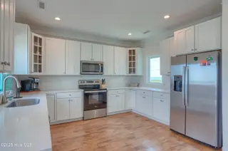 601 New River Inlet Road, North Topsail Beach, NC 28460 – photo 23: 601 New River Inlet Road - Interior - Ed