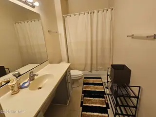 1017 S 8th Street, Wilmington, NC 28401 – photo 10: Bathroom 2