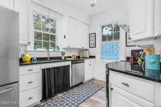 313 S Howard Circle, Tarboro, NC 27886 – photo 12: Updated Kitchen