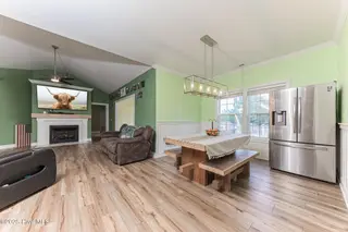 706 Daniel Lindsey Court, Sneads Ferry, NC 28460 — 3-bedroom home in Grantwood, Sneads Ferry, NC, photo 11 of 33: 19KITCHEN
