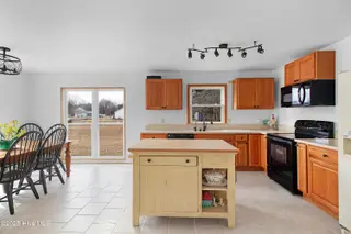 335 Country Club Lane, Newport, NC 28570 – photo 14: Kitchen
