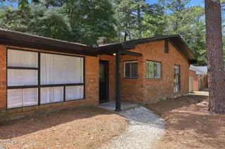 390 E Indiana Avenue, Southern Pines, NC 28387 – photo 4: 3-web-or-mls-IMG_3986