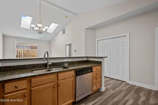 5323 Christian Drive, Wilmington, NC 28403 – photo 8: 39-web-or-mls-DSC00154